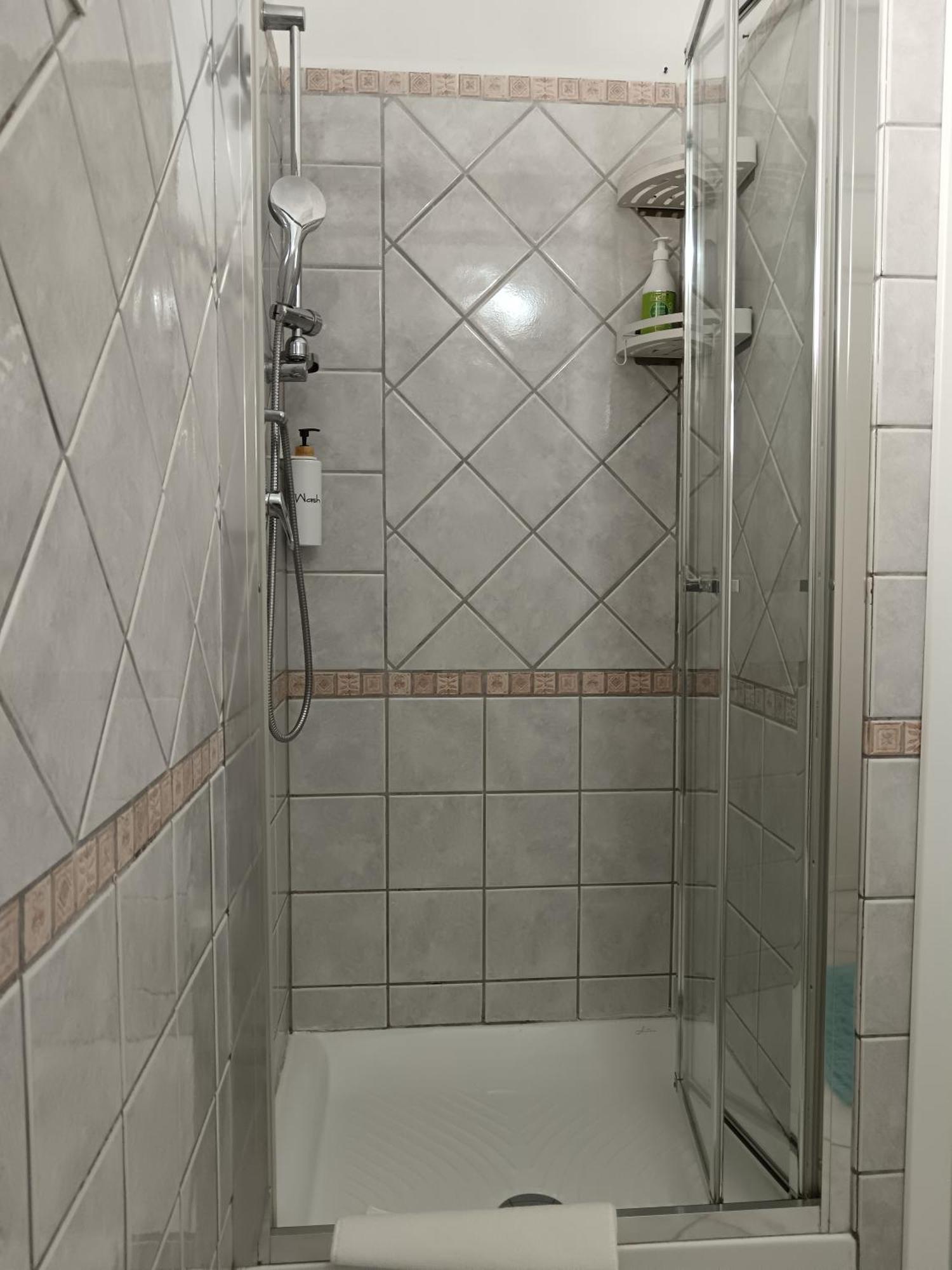 House Apartment *